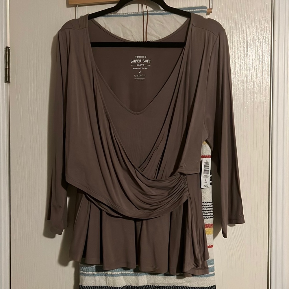 🤎✨TORRID ✨🤎 New with tags gorgeous 3/4 sleeve perfect for fall/winter